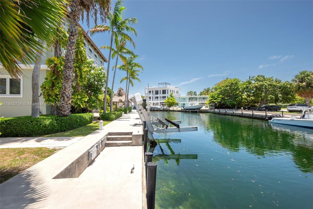 Recently Sold: $3,278,363 (4 beds, 3 baths, 3128 Square Feet)