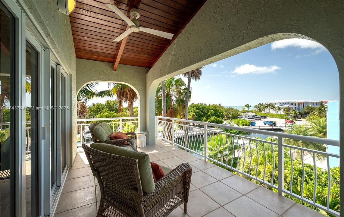 Recently Sold: $3,278,363 (4 beds, 3 baths, 3128 Square Feet)