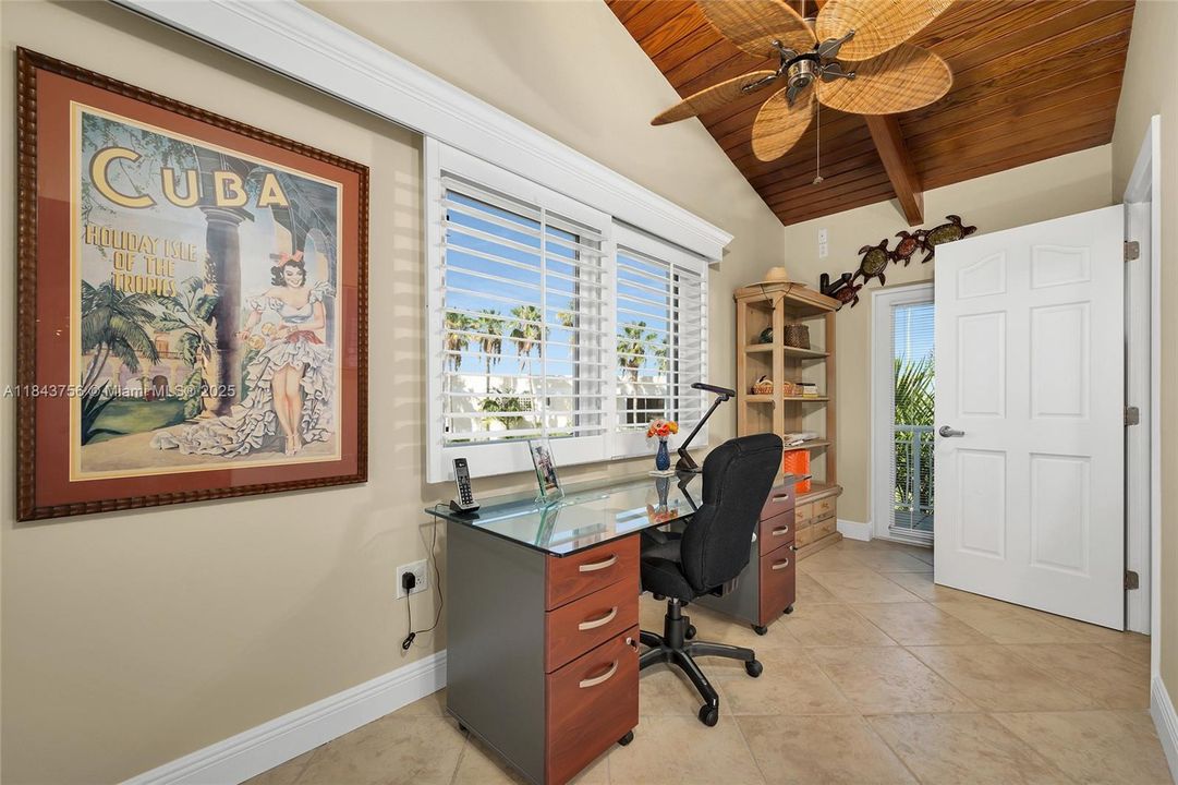 Recently Sold: $3,278,363 (4 beds, 3 baths, 3128 Square Feet)