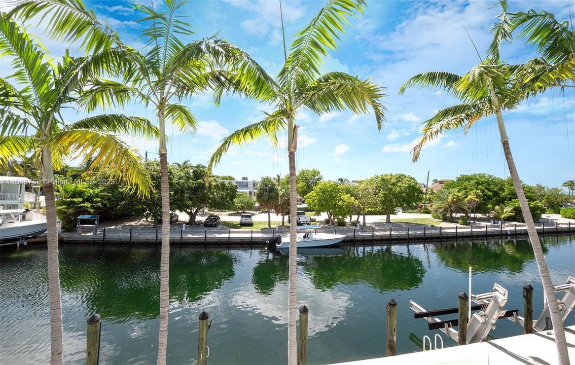 Recently Sold: $3,278,363 (4 beds, 3 baths, 3128 Square Feet)