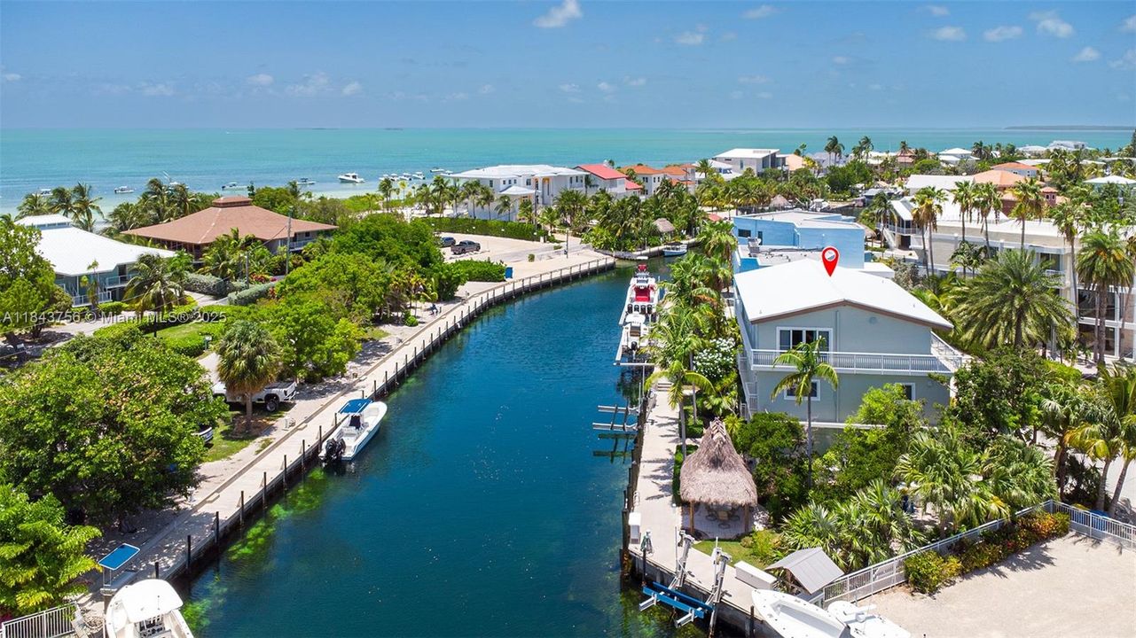 Recently Sold: $3,278,363 (4 beds, 3 baths, 3128 Square Feet)