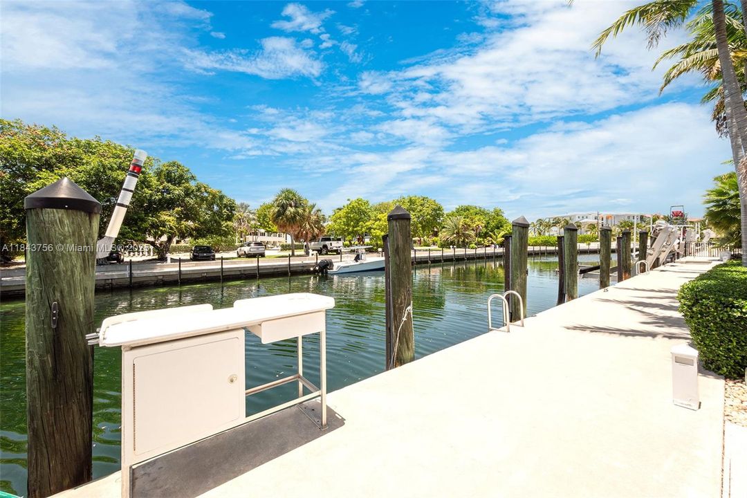 Recently Sold: $3,278,363 (4 beds, 3 baths, 3128 Square Feet)