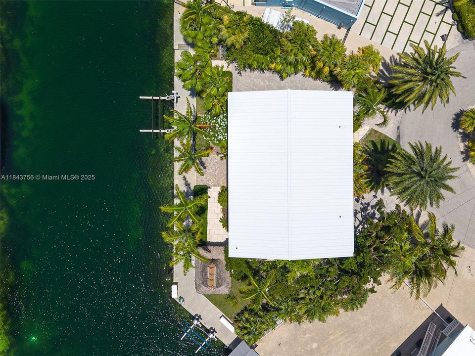 Recently Sold: $3,278,363 (4 beds, 3 baths, 3128 Square Feet)