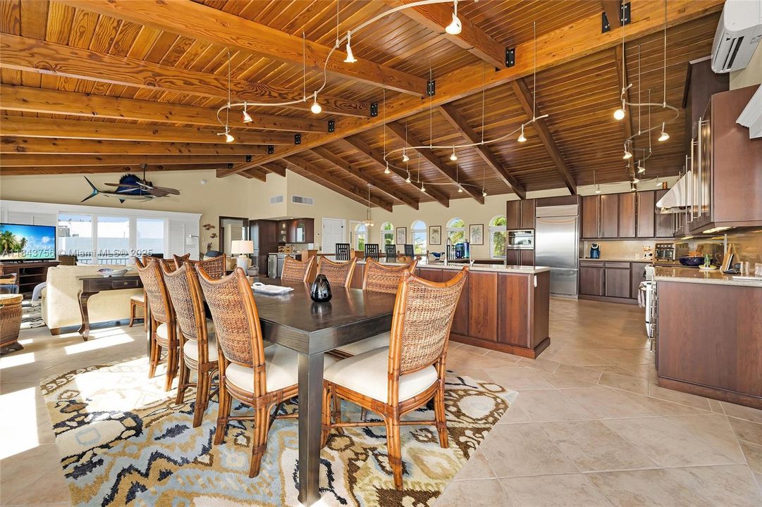 Recently Sold: $3,278,363 (4 beds, 3 baths, 3128 Square Feet)