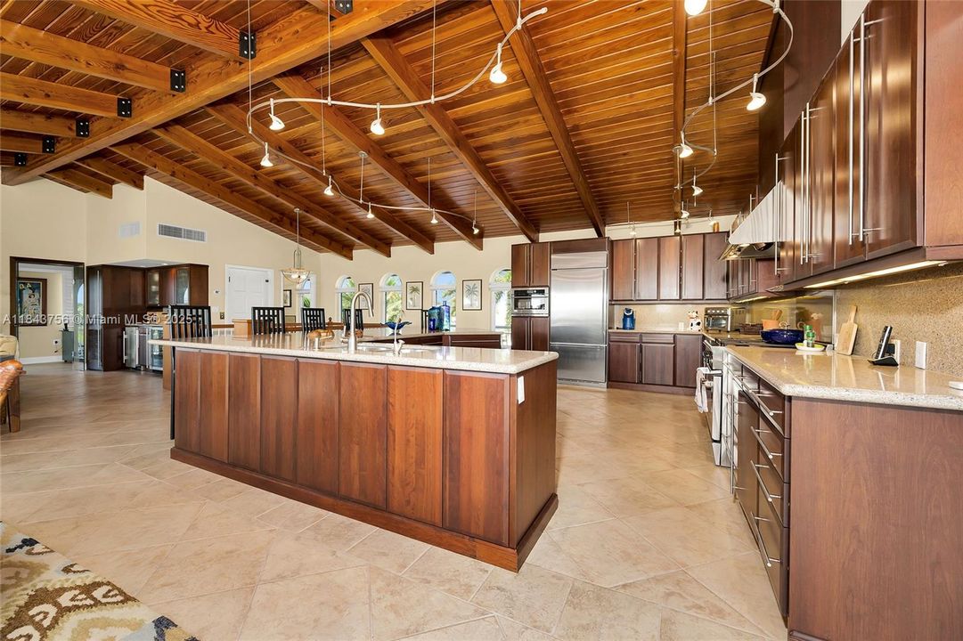 Recently Sold: $3,278,363 (4 beds, 3 baths, 3128 Square Feet)