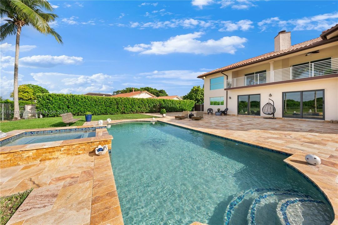 For Sale: $1,875,000 (5 beds, 6 baths, 4483 Square Feet)