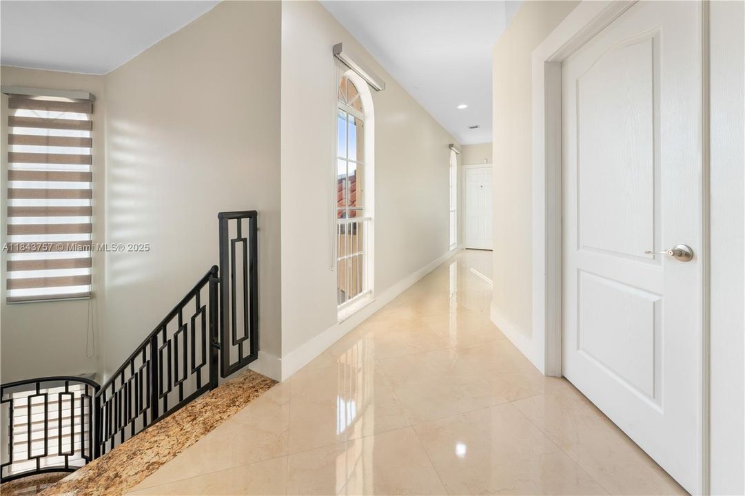 For Sale: $1,875,000 (5 beds, 6 baths, 4483 Square Feet)