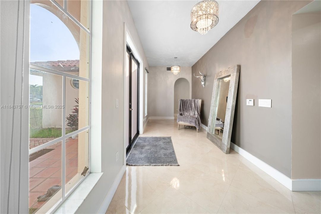 For Sale: $1,875,000 (5 beds, 6 baths, 4483 Square Feet)