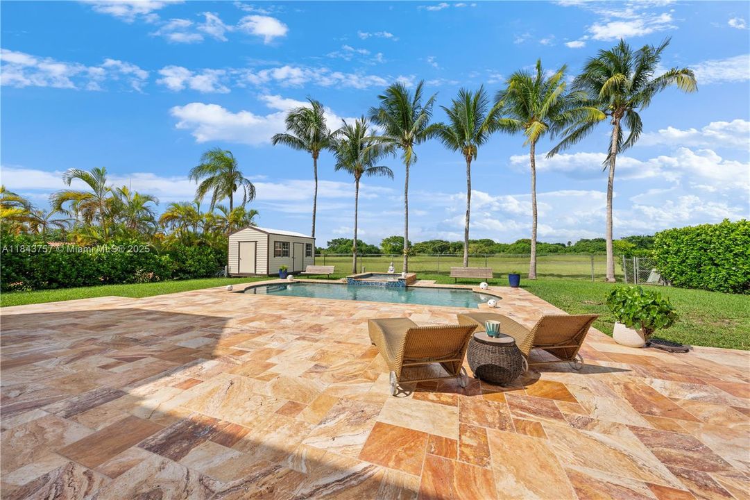 For Sale: $1,875,000 (5 beds, 6 baths, 4483 Square Feet)