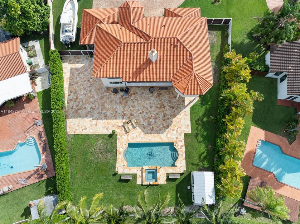 For Sale: $1,875,000 (5 beds, 6 baths, 4483 Square Feet)