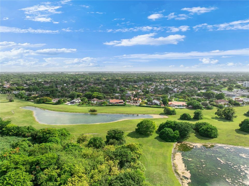 For Sale: $1,875,000 (5 beds, 6 baths, 4483 Square Feet)