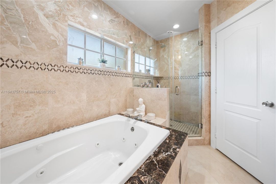 For Sale: $1,875,000 (5 beds, 6 baths, 4483 Square Feet)