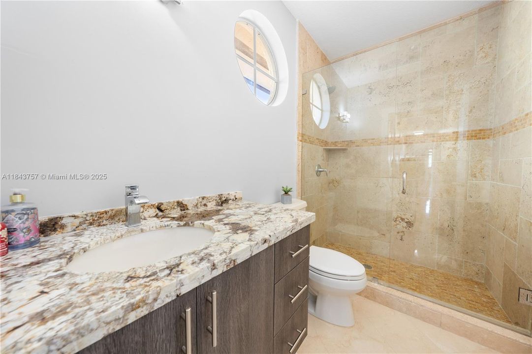 For Sale: $1,875,000 (5 beds, 6 baths, 4483 Square Feet)