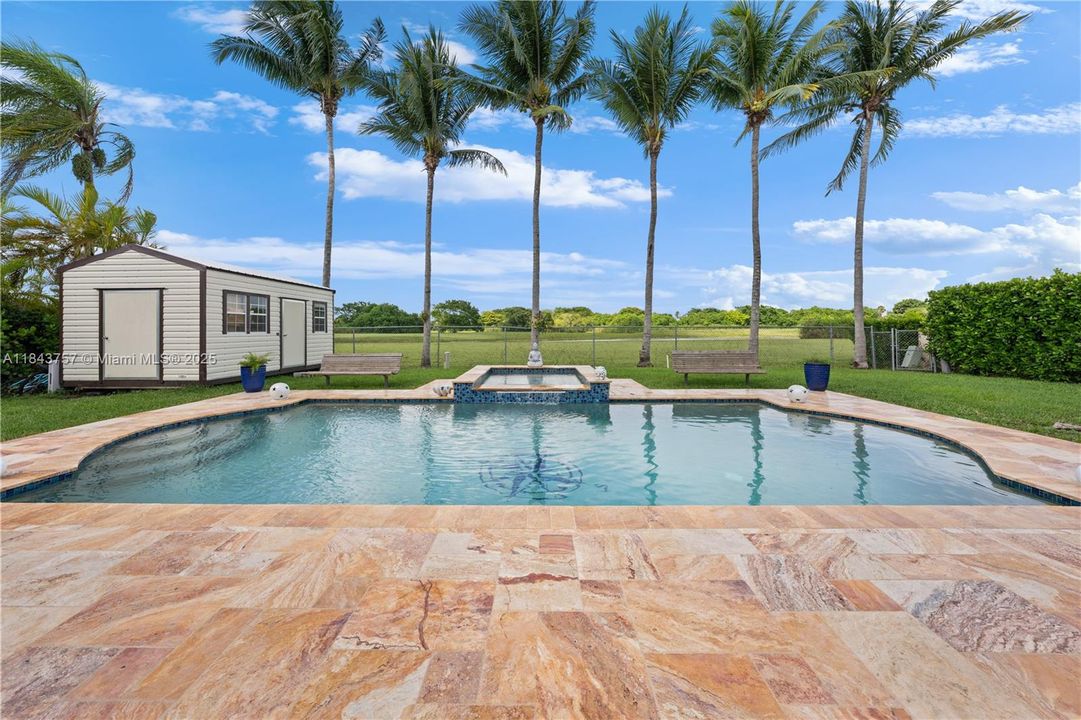 For Sale: $1,875,000 (5 beds, 6 baths, 4483 Square Feet)