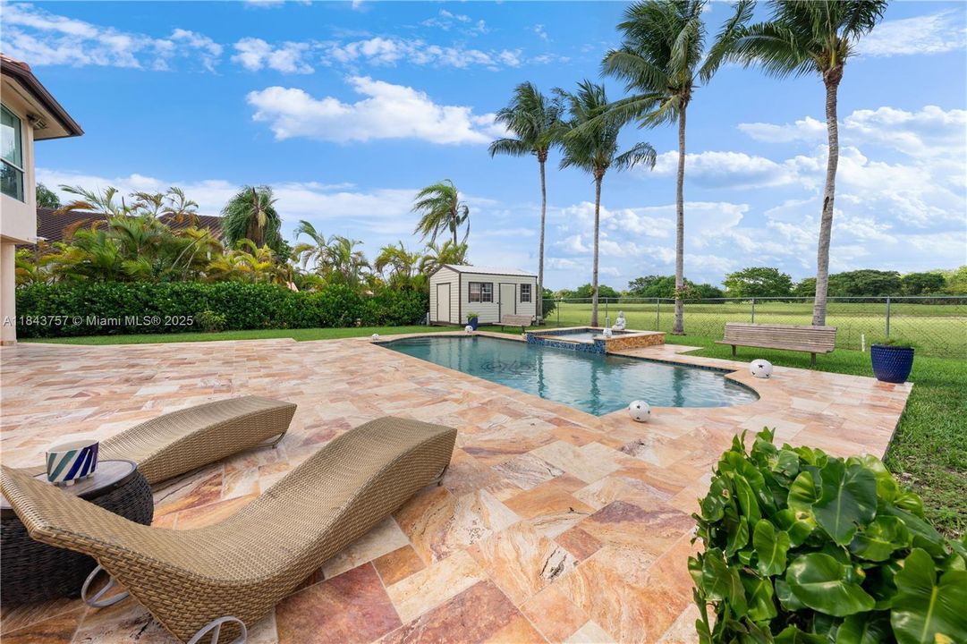 For Sale: $1,875,000 (5 beds, 6 baths, 4483 Square Feet)