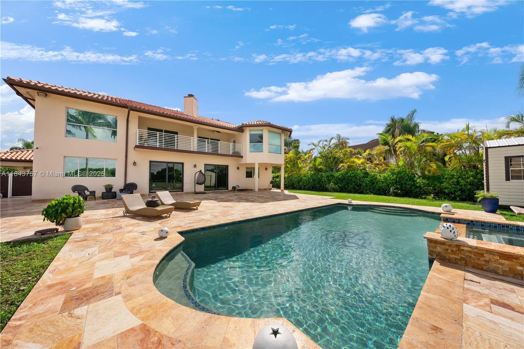 For Sale: $1,875,000 (5 beds, 6 baths, 4483 Square Feet)