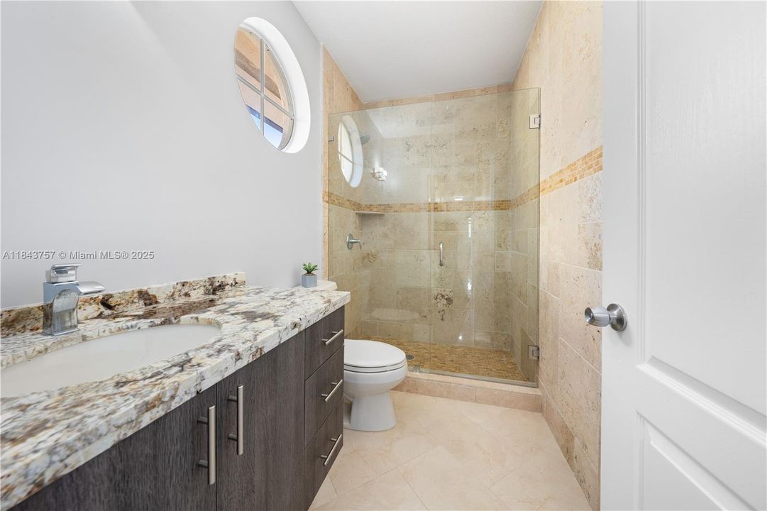 For Sale: $1,875,000 (5 beds, 6 baths, 4483 Square Feet)