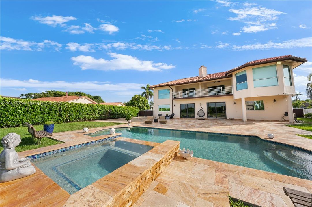 For Sale: $1,875,000 (5 beds, 6 baths, 4483 Square Feet)