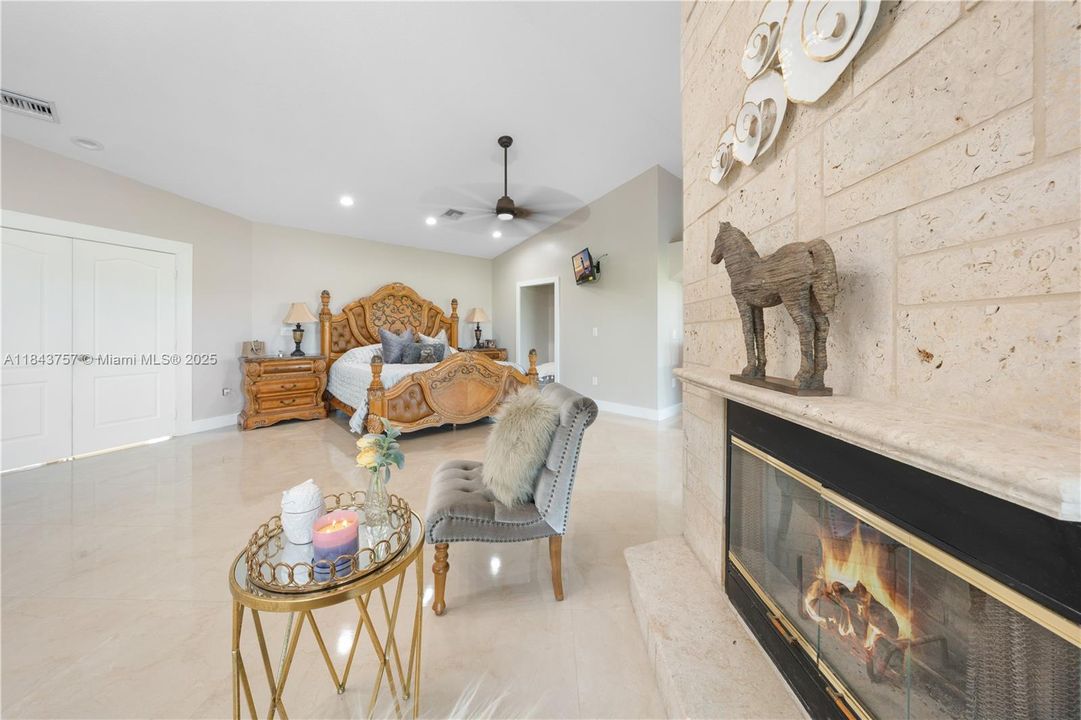 For Sale: $1,875,000 (5 beds, 6 baths, 4483 Square Feet)