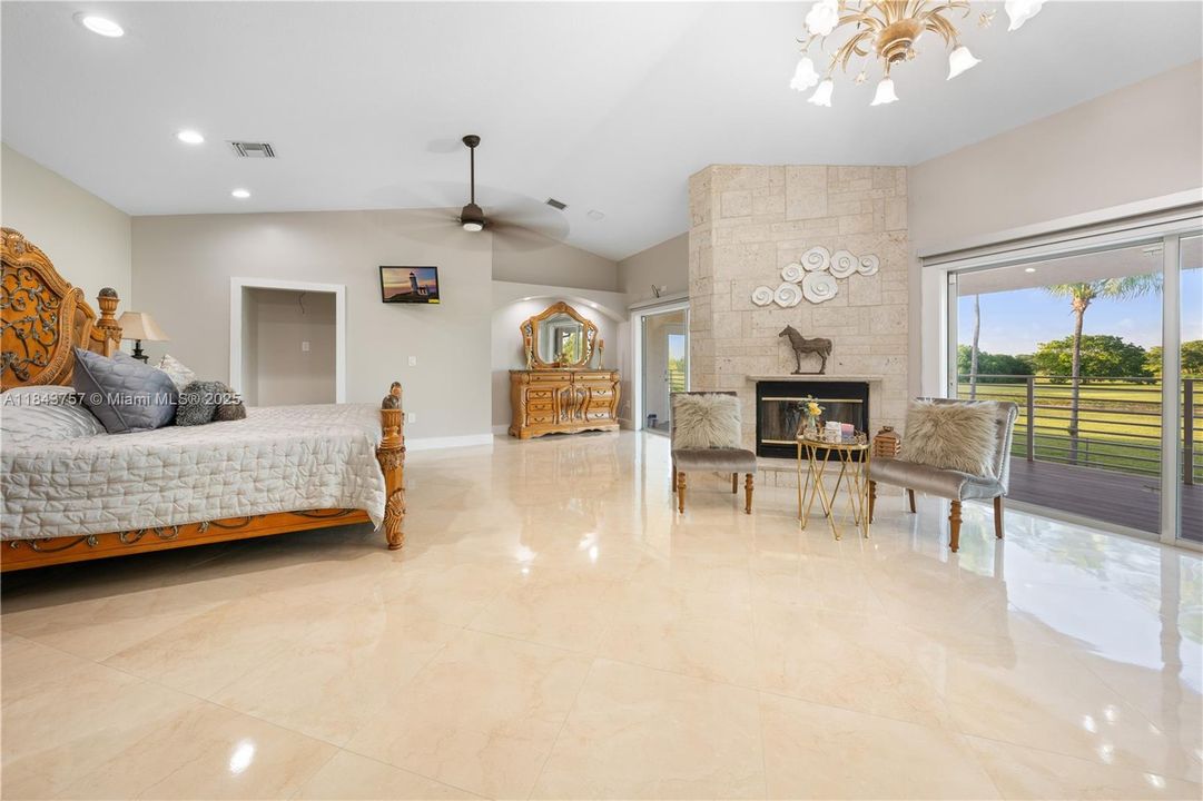 For Sale: $1,875,000 (5 beds, 6 baths, 4483 Square Feet)