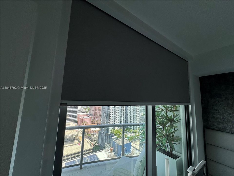 Black out primary bed