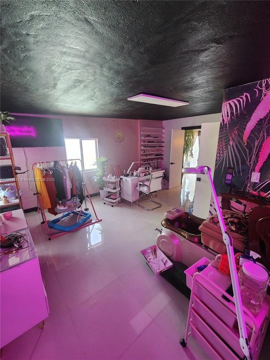 待售: $599,999 (3 贝兹, 2 浴室, 1935 平方英尺)