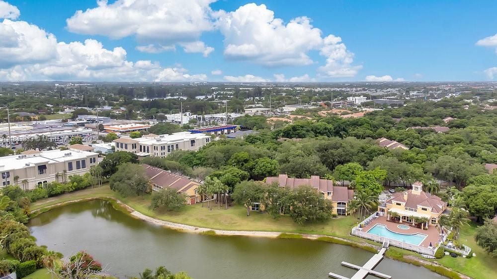 For Sale: $225,000 (1 beds, 1 baths, 834 Square Feet)