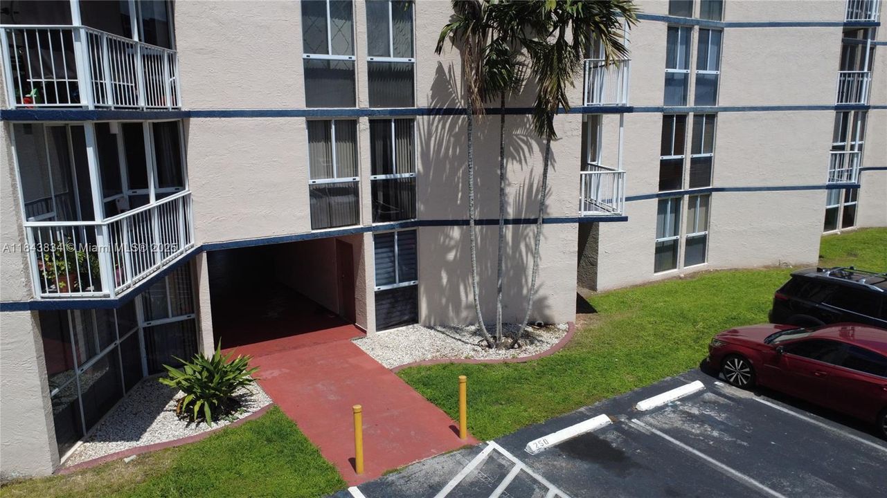 Activo con contrato: $209,900 (1 camas, 1 baños, 619 Pies cuadrados)