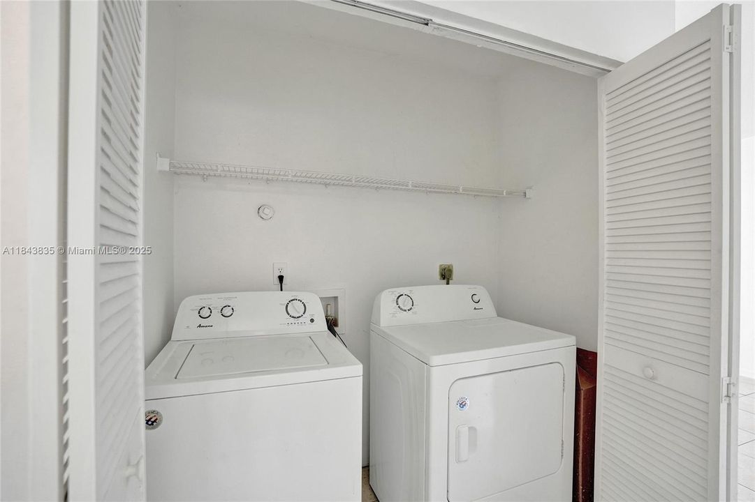 Recently Sold: $535,000 (0 beds, 0 baths, 1764 Square Feet)