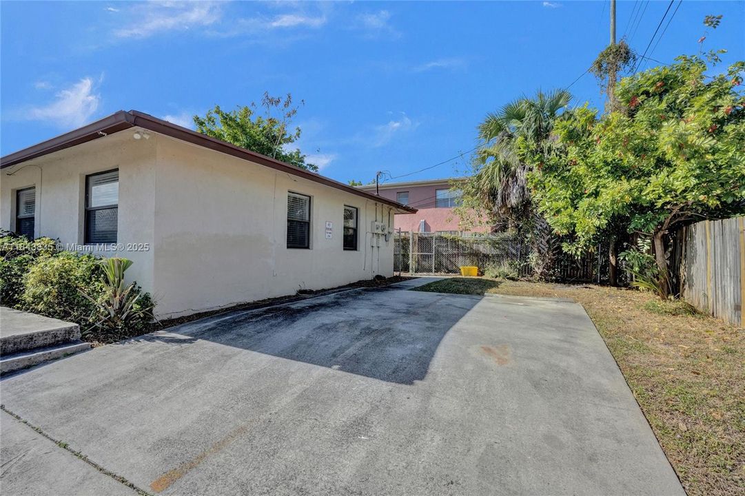 Recently Sold: $535,000 (0 beds, 0 baths, 1764 Square Feet)