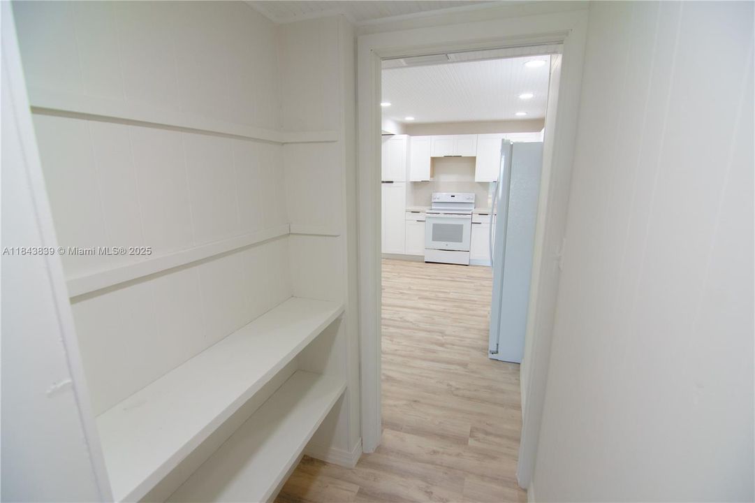 最近租的: $2,599 (1 贝兹, 1 浴室, 700 平方英尺)