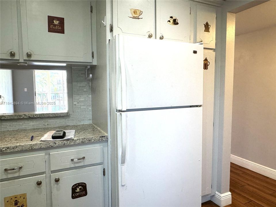 合同活跃: $160,000 (1 贝兹, 1 浴室, 672 平方英尺)