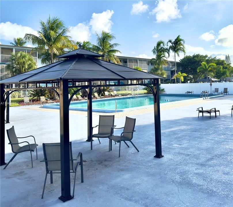 合同活跃: $160,000 (1 贝兹, 1 浴室, 672 平方英尺)