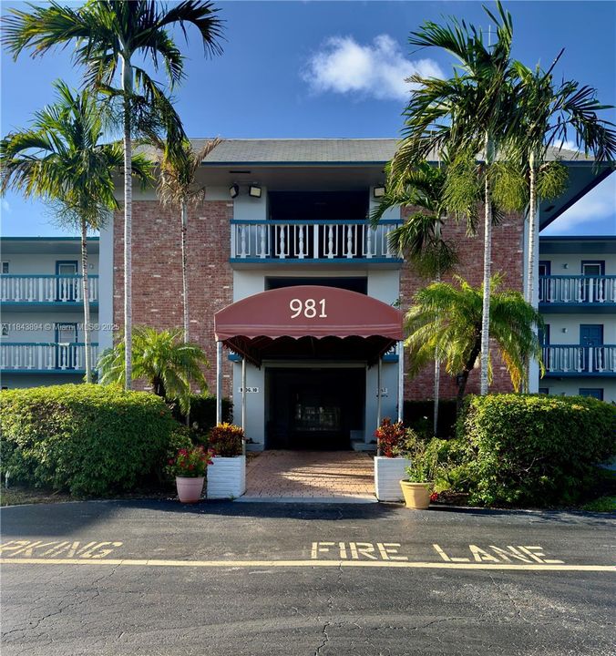 合同活跃: $160,000 (1 贝兹, 1 浴室, 672 平方英尺)