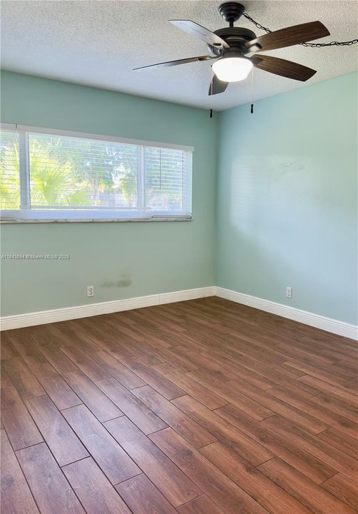 合同活跃: $160,000 (1 贝兹, 1 浴室, 672 平方英尺)