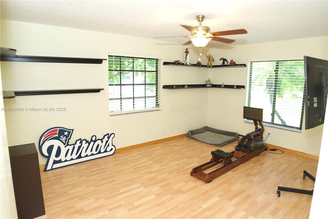 Recently Sold: $1,299,900 (4 beds, 3 baths, 2612 Square Feet)