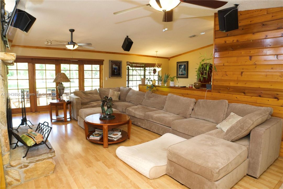 Recently Sold: $1,299,900 (4 beds, 3 baths, 2612 Square Feet)