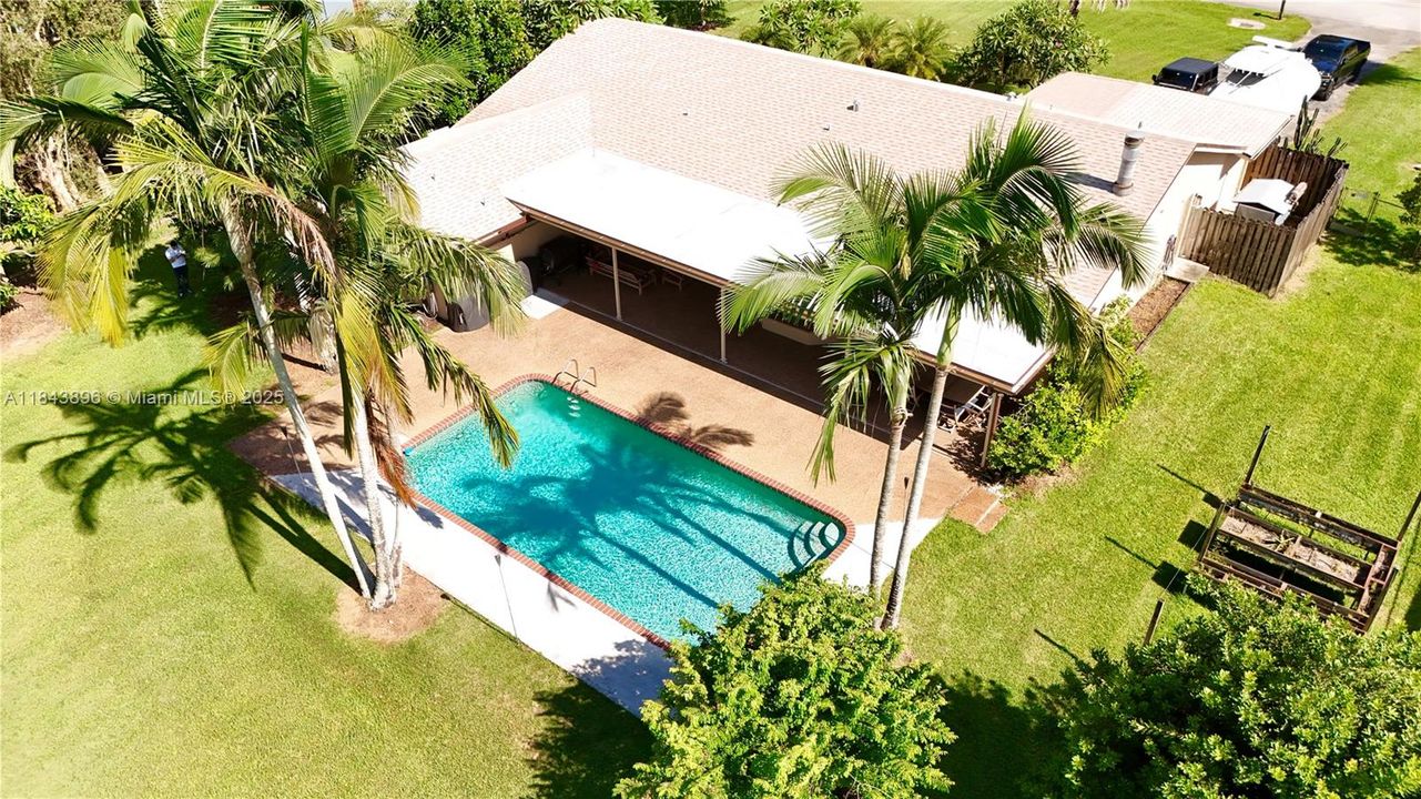 Recently Sold: $1,299,900 (4 beds, 3 baths, 2612 Square Feet)