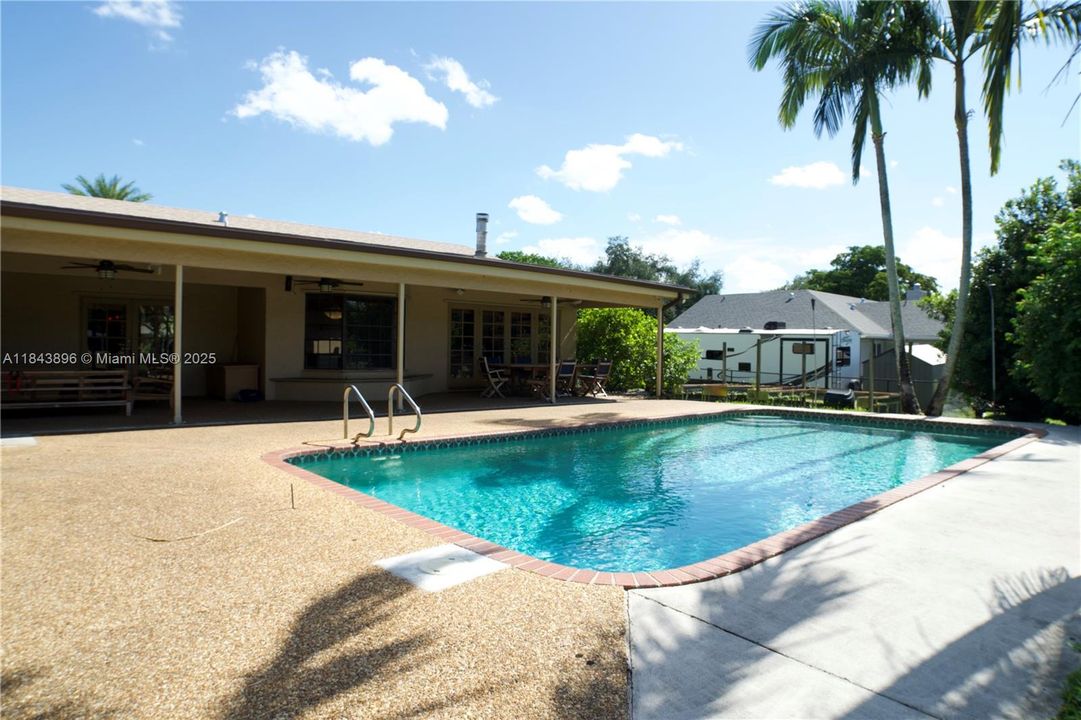 Recently Sold: $1,299,900 (4 beds, 3 baths, 2612 Square Feet)