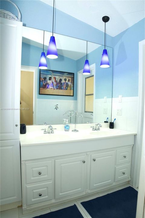 Recently Sold: $1,299,900 (4 beds, 3 baths, 2612 Square Feet)