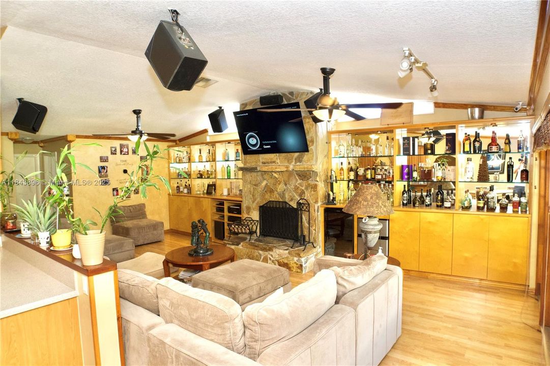 Recently Sold: $1,299,900 (4 beds, 3 baths, 2612 Square Feet)