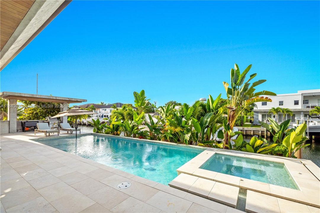 На продажу: $6,950,000 (6 спален, 5 ванн, 4441 Квадратных фут)