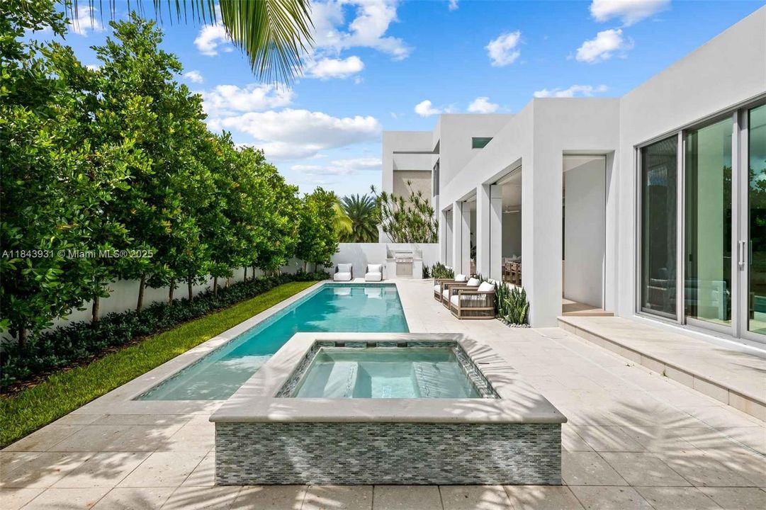 Active With Contract: $650,000 (5 beds, 5 baths, 4548 Square Feet)