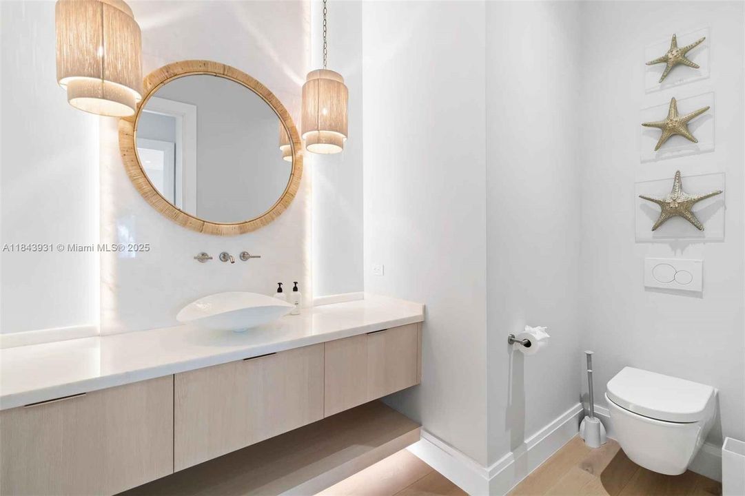 Active With Contract: $650,000 (5 beds, 5 baths, 4548 Square Feet)