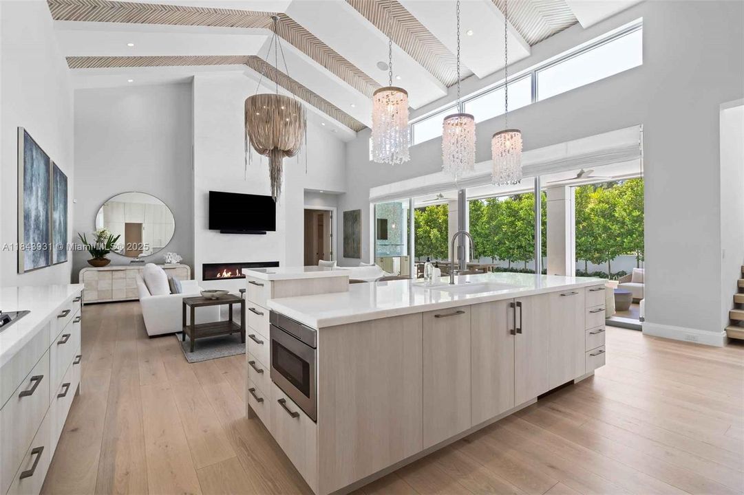 Active With Contract: $650,000 (5 beds, 5 baths, 4548 Square Feet)