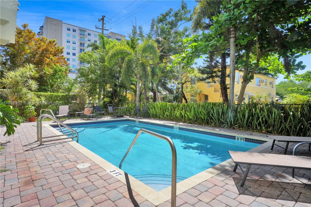 Недавно продано: $599,000 (2 спален, 2 ванн, 1202 Квадратных фут)