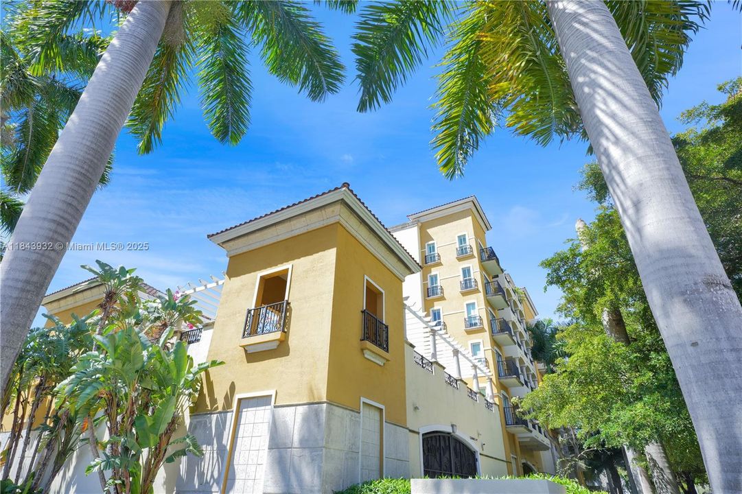 Недавно продано: $599,000 (2 спален, 2 ванн, 1202 Квадратных фут)