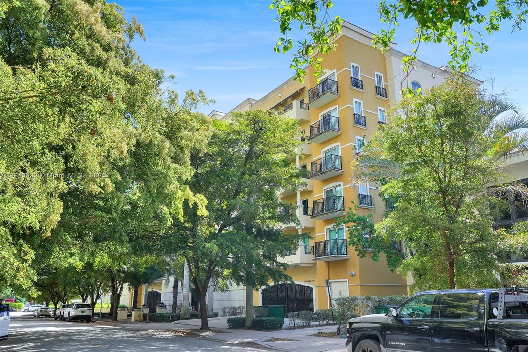 Недавно продано: $599,000 (2 спален, 2 ванн, 1202 Квадратных фут)