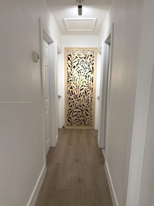 Под контрактом: $4,950 (5 спален, 2 ванн, 1271 Квадратных фут)