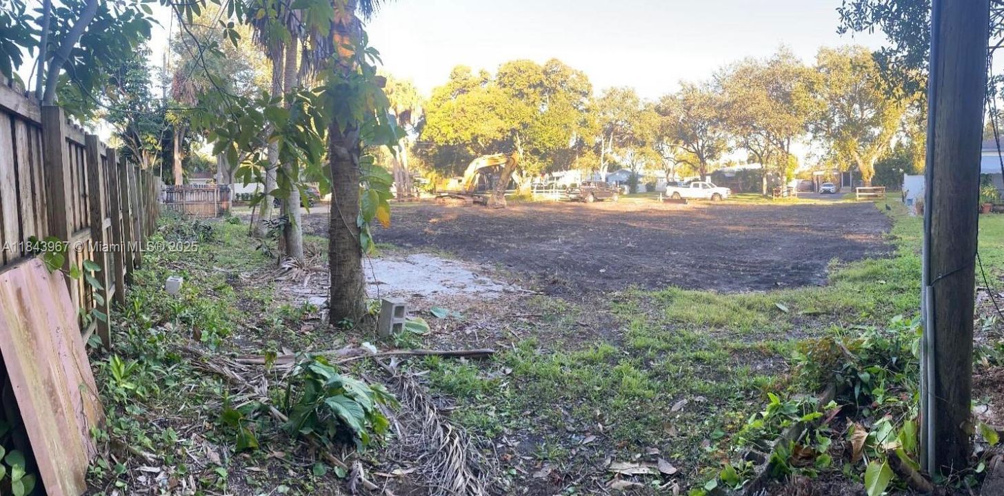 For Sale: $870,000 (0.28 acres)